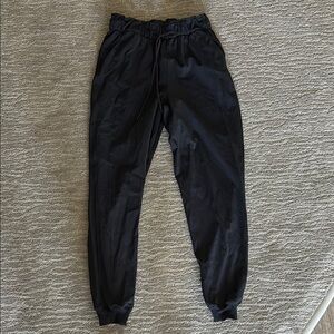 Lululemon women’s loose joggers